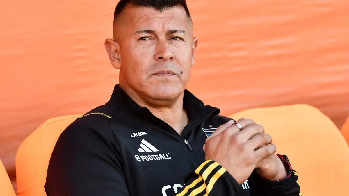 Jorge Almirón recuperó a diez futbolistas para enfrentar a River Plate.