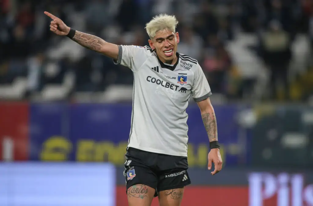 Colo-Colo rechazó la oferta de Boca Juniors por Carlos Palacios.