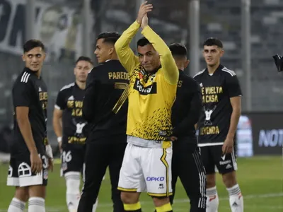 Padre de Esteban Paredes anunció la fecha del retiro del histórico jugador