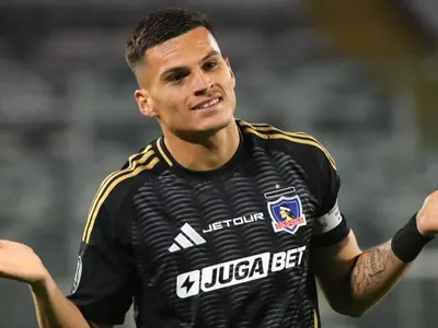 Se sacó la camiseta : Figura de Universidad de Chile llena de elogios a Lucas Cepeda