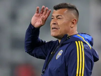 El primer golpe para Jorge Almirón: Su gran fichaje estelar no llegará a reforzar Colo-Colo