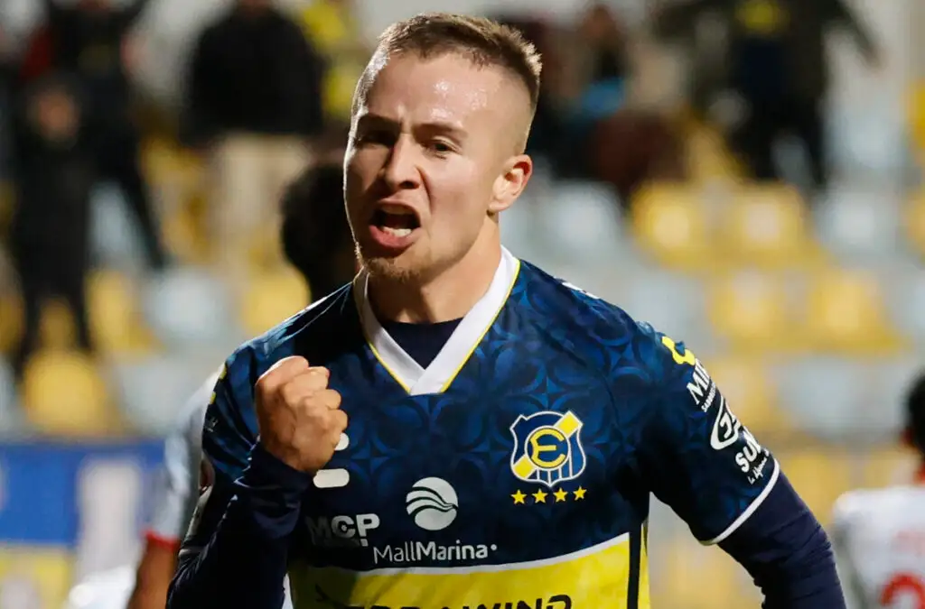 Benjamín Berríos fue importante en el empate de Everton ante la U que le entregó el título a Colo-Colo.