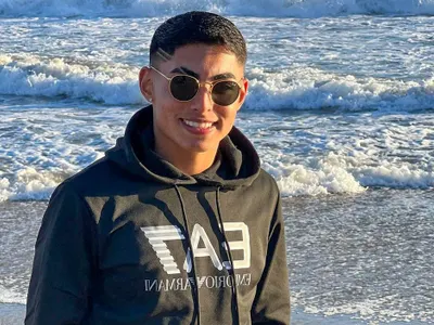 [FOTO] Lienzo aparece a las afueras del Estadio Monumental pidiendo la salida de Jordhy Thompson