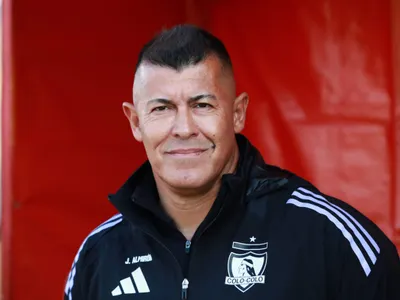 «El mejor entrenador en mi carrera»: Jorge Almirón recibió sorpresivo respaldo desde dentro de Colo-Colo