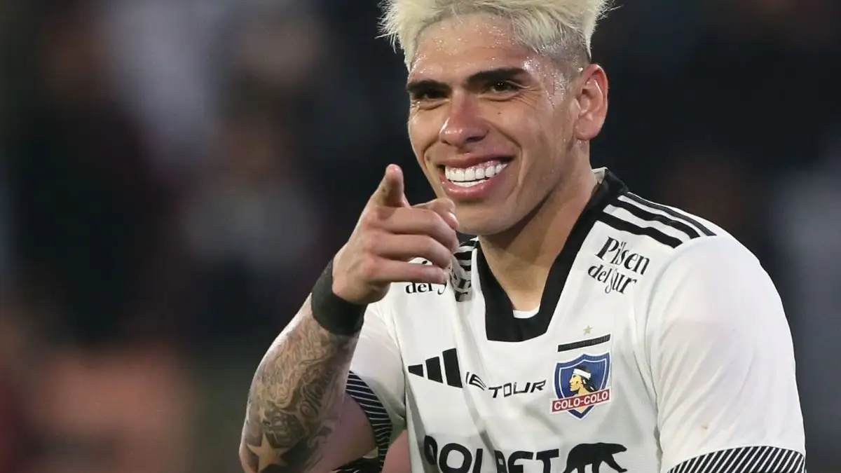 Carlos Palacios vuelve a los entrenamientos con Colo-Colo.