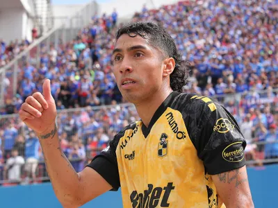 ¿Reforzará a Colo-Colo a mitad de año? Luciano Cabral rompe el silencio y aclara su futuro