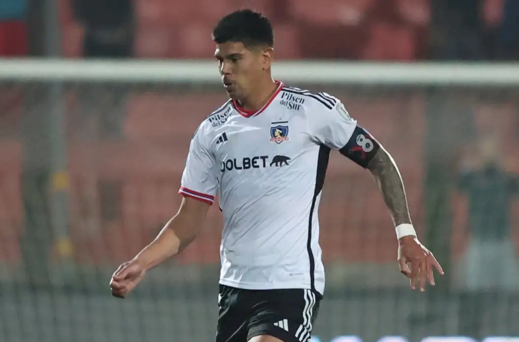 Esteban Pavez ha sido duramente criticado por los hinchas debido a su desempeño en Colo-Colo este 2023.