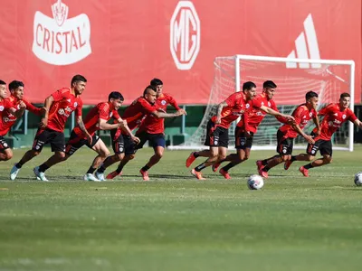 A prestar mucha atención: Los 5 jugadores de La Roja que están a una amarilla de quedar fuera ante Ecuador