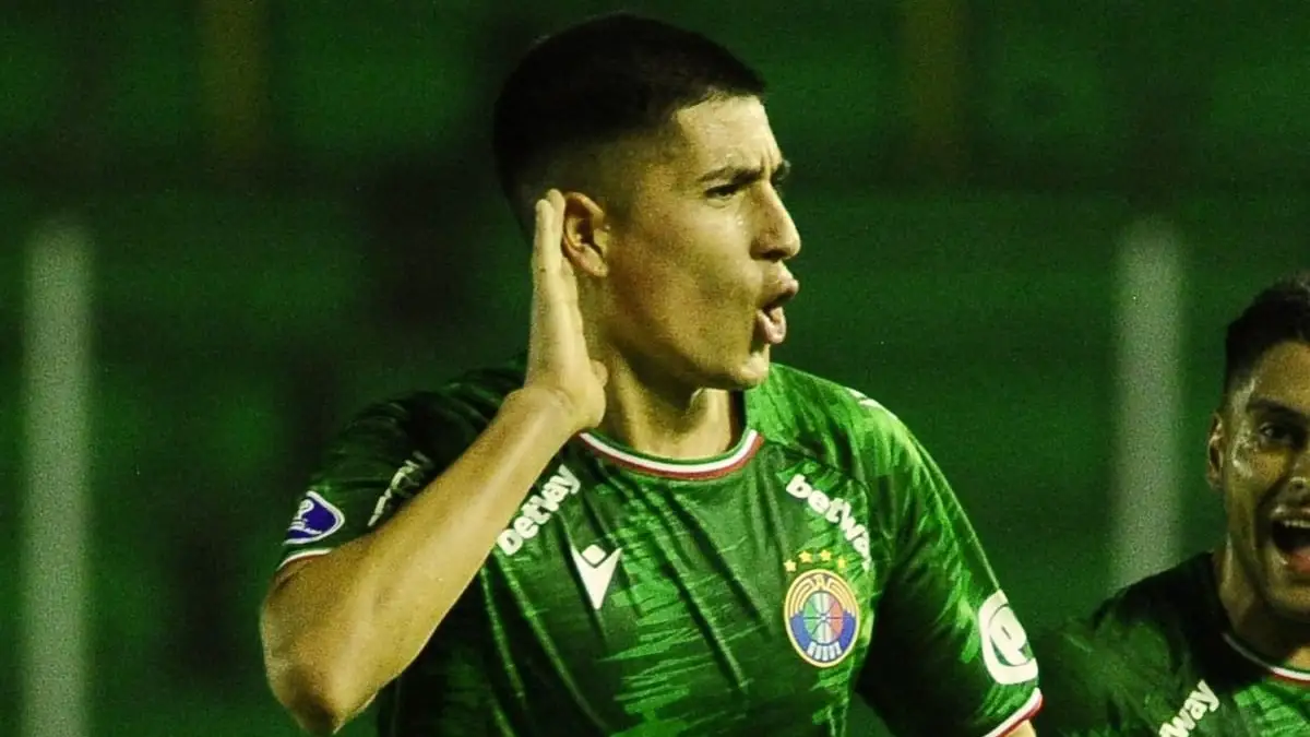 Matías Sepulveda celebrando un gol en Copa Sudamericana con Audax Italiano frente a Blooming