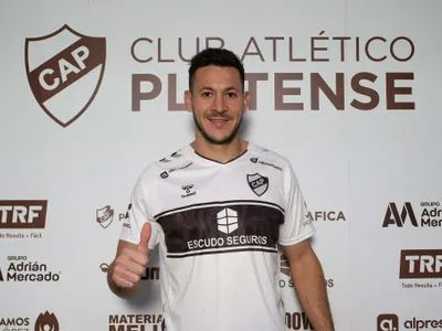 ¿Se salvó Colo-Colo?: El problema físico que evitó el debut de Ramiro González en Platense