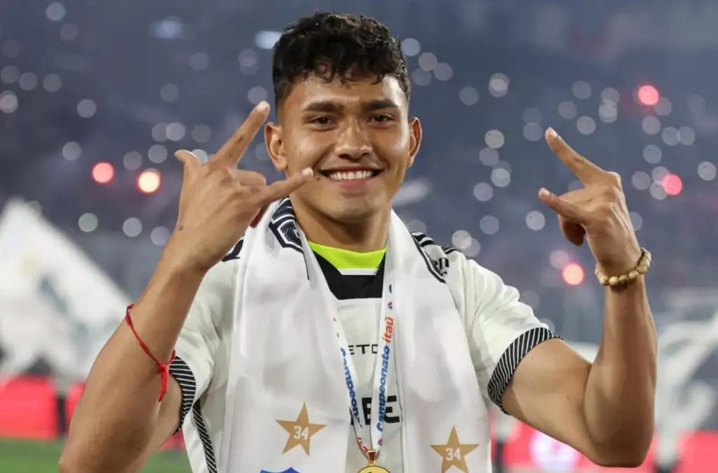 Esteban Pavez apuesta por Eduardo Villanueva como reemplazante de Brayan Cortés en Colo-Colo.