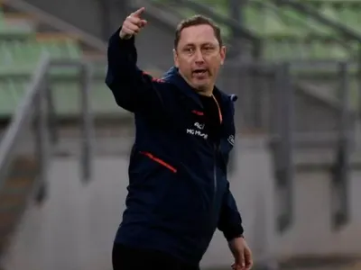 Se supo todo: Luis Mena da nueva versión del papelón que dejó a La Roja sin arqueras para luchar por el oro