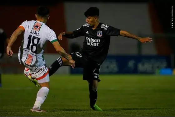 Bryan Soto ante Cobresal, en uno de los partidos de  este Campeonato que jugó como titular.