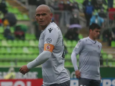 Humberto Suazo aclaró su polémica con Ivo Basay en la antesala del partido ante Colo-Colo