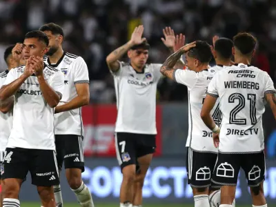 ¿Se repetirá? La inédita línea de cuatro defensores que probó Colo-Colo en el duelo frente a Everton