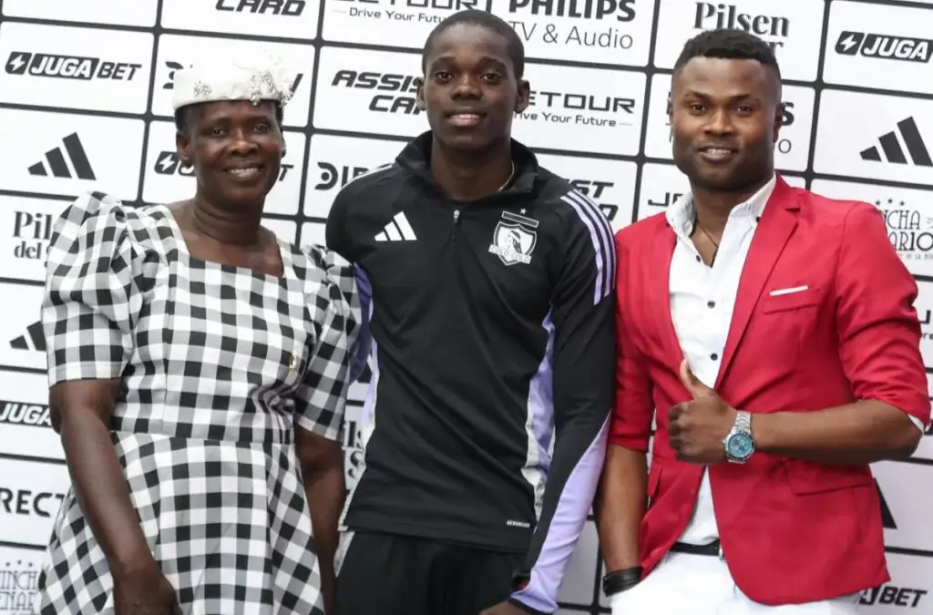 Manley Clerveaux firmó su primer contrato profesional con Colo-Colo.