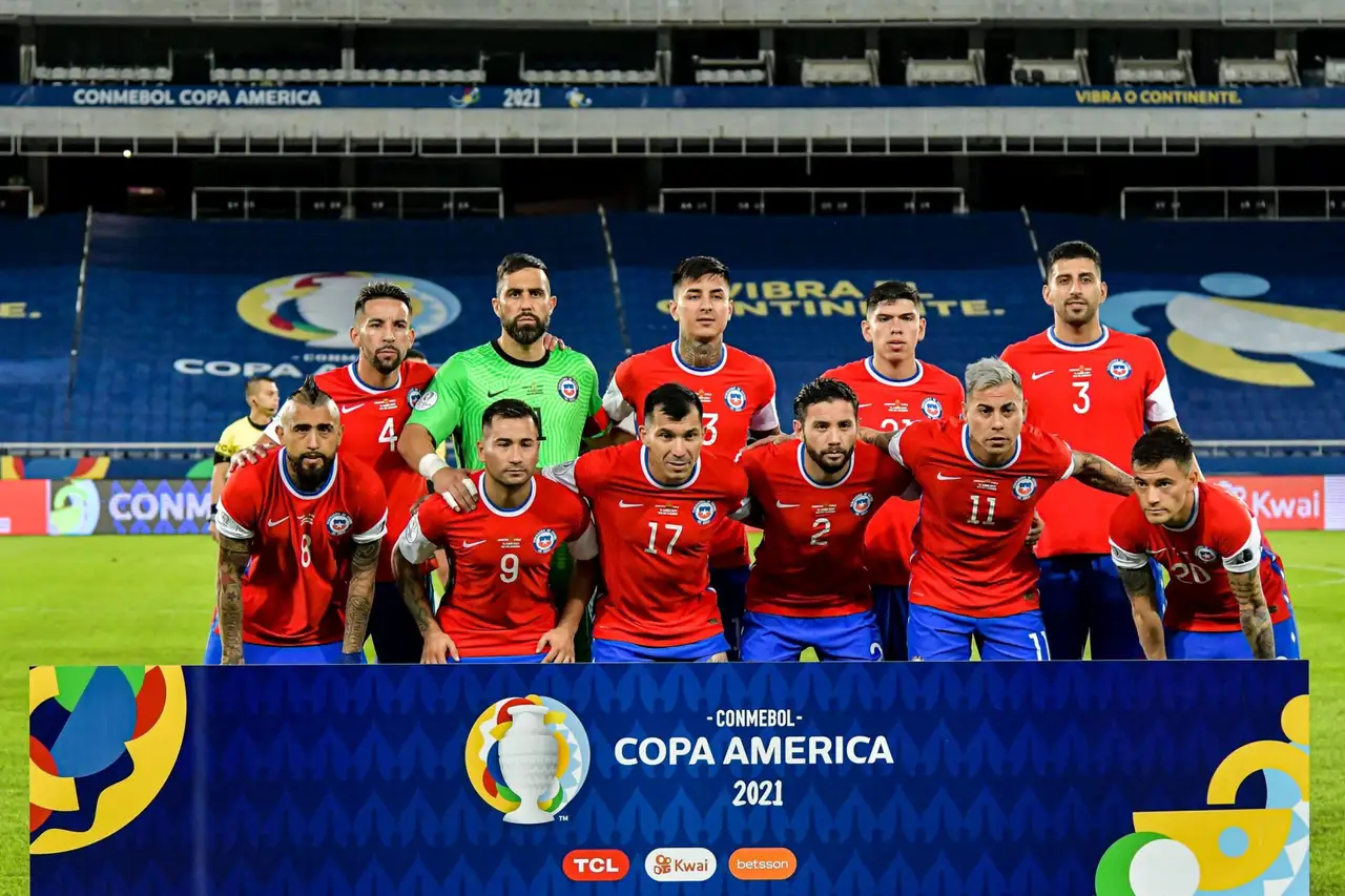 Futbol, Argentina vs Chile. Copa America Brasil 2021. El equipo de la seleccion chilena es fotografiado durante el partido del grupo A de la Copa America contra Argentina disputado en el estadio Nilton Santos de Rio de Janeiro, Brasil. 14/06/2021 Thiago Ribeiro/AGIF/Photosport Football, Argentina vs Chile. 2021 Brazil Copa America Championship. Chile’s team is pictured during the Copa America Championship against Argentina held at the Nilton Santos stadium in Rio de Janeiro, Brazil. 14/06/2021 Thiago Ribeiro/AGIF/Photosport