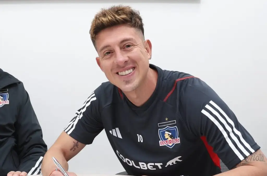 Pablo Parra dejó el dorsal 10 vacante tras su salida de Colo-Colo.