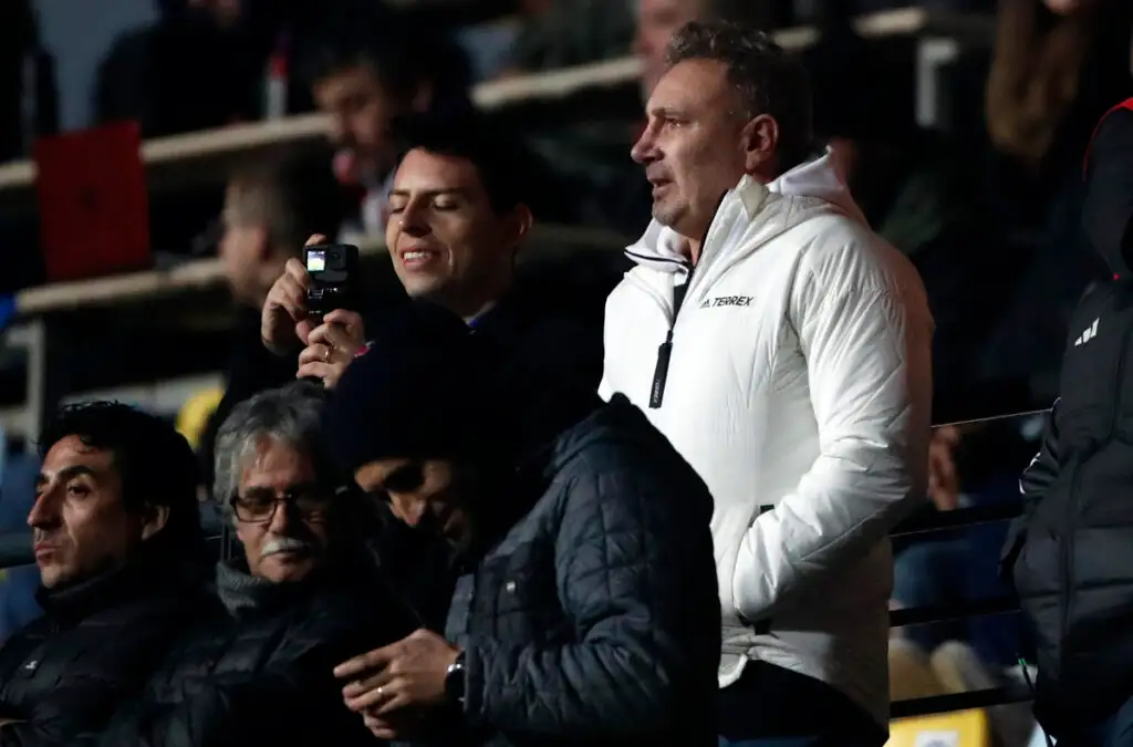 Un orgulloso Marcelo Barticciotto presenció el partido de su hijo Bruno.