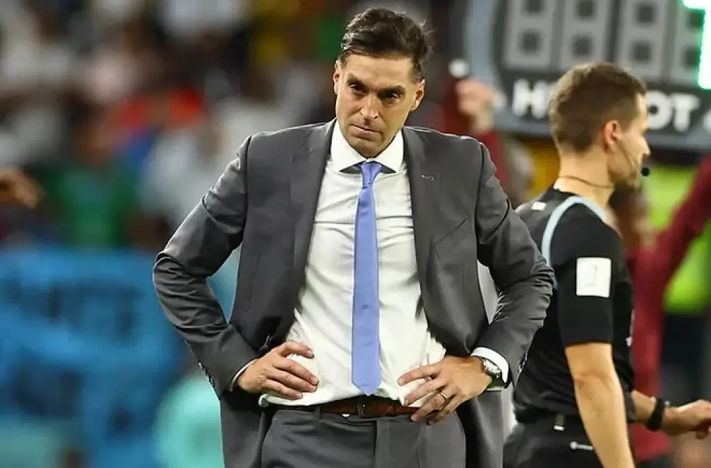 Marcelo Bielsa llegaría a reemplazar a Diego Alonso en la banca de Uruguay.