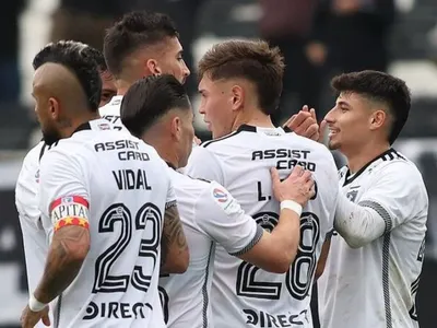 «Debe irse»: Hinchas destrozan a jugador de Colo-Colo por su rendimiento ante Deportes Quillón