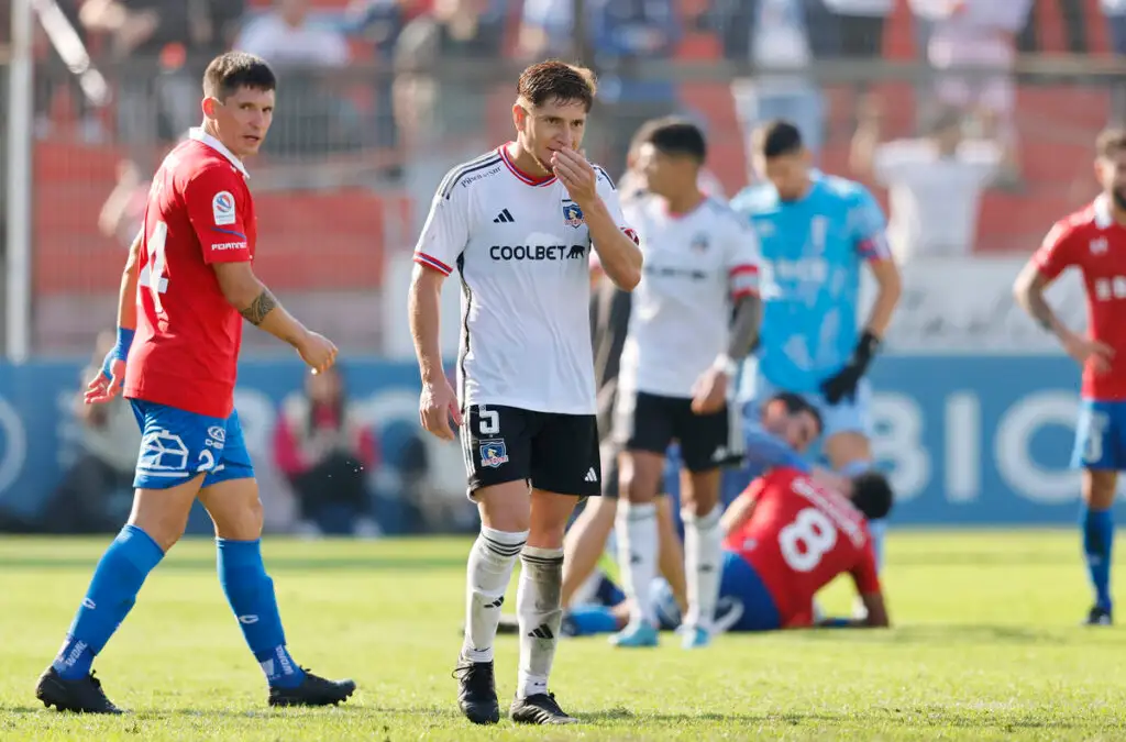 Leonardo Gil recibió las críticas de Jorge Valdivia tras su expulsión.