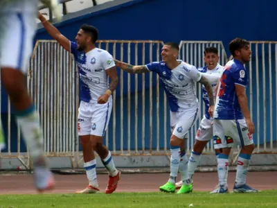 ¿Campeón frente a la UC? La ilusionante tabla de posiciones tras la derrota de Ñublense