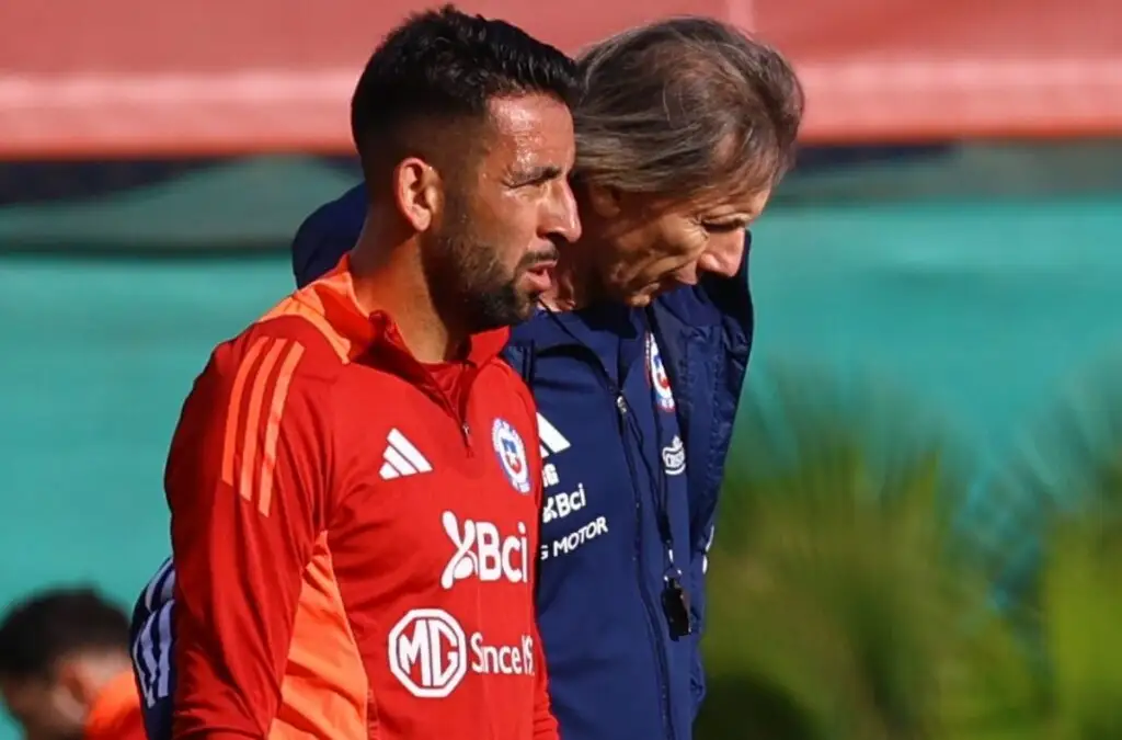 Ricardo Gareca podría darle una nueva oportunidad a Mauricio Isla en La Roja.