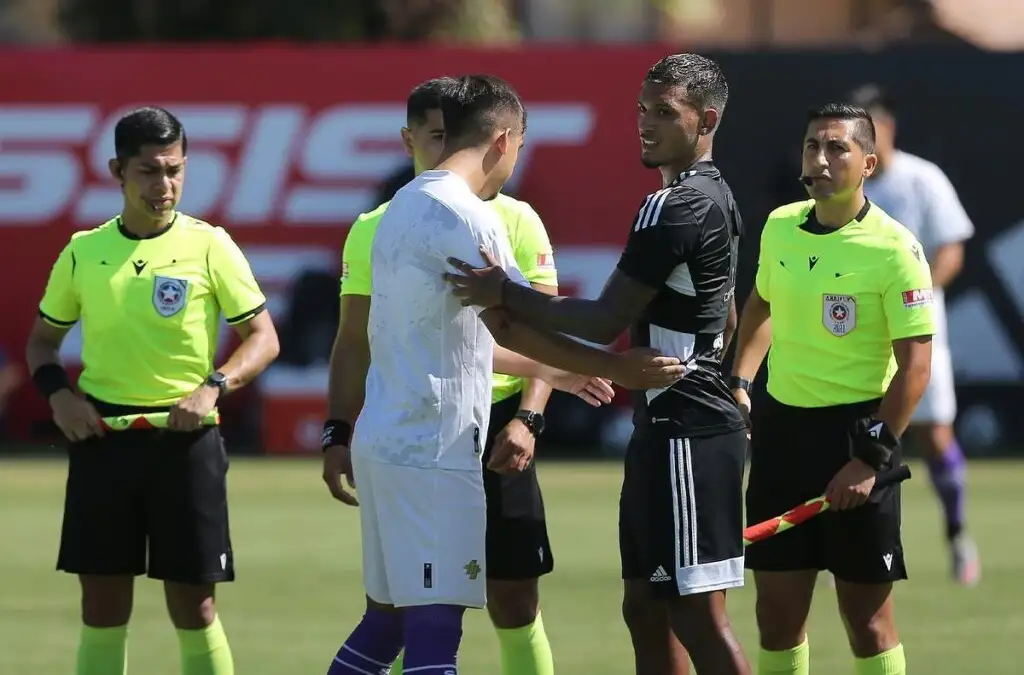 Colo-Colo disputó un amistoso ante San Antonio Unido en el Estadio Monumental.