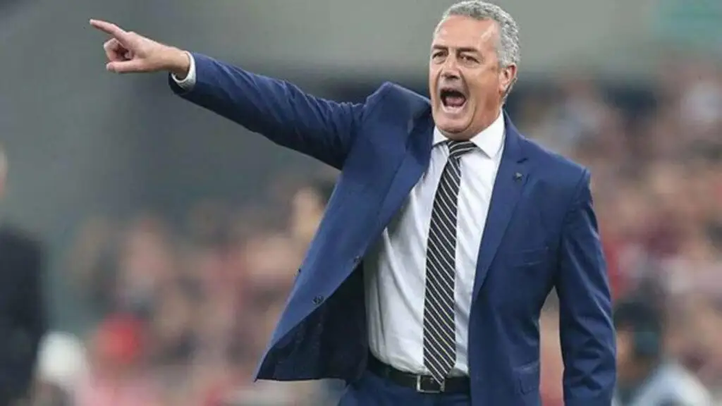 Gustavo Alfaro fue sumado como opción para ‘La Roja’.