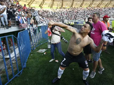 El homenaje a Esteban Paredes que toma fuerza entre los hinchas de Colo-Colo