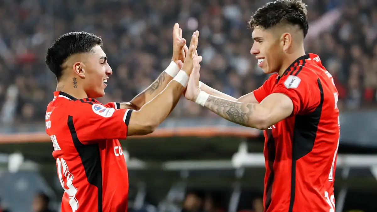 Carlos Palacios y Jordhy Thompson marcaron en Copa Chile ante La Calera