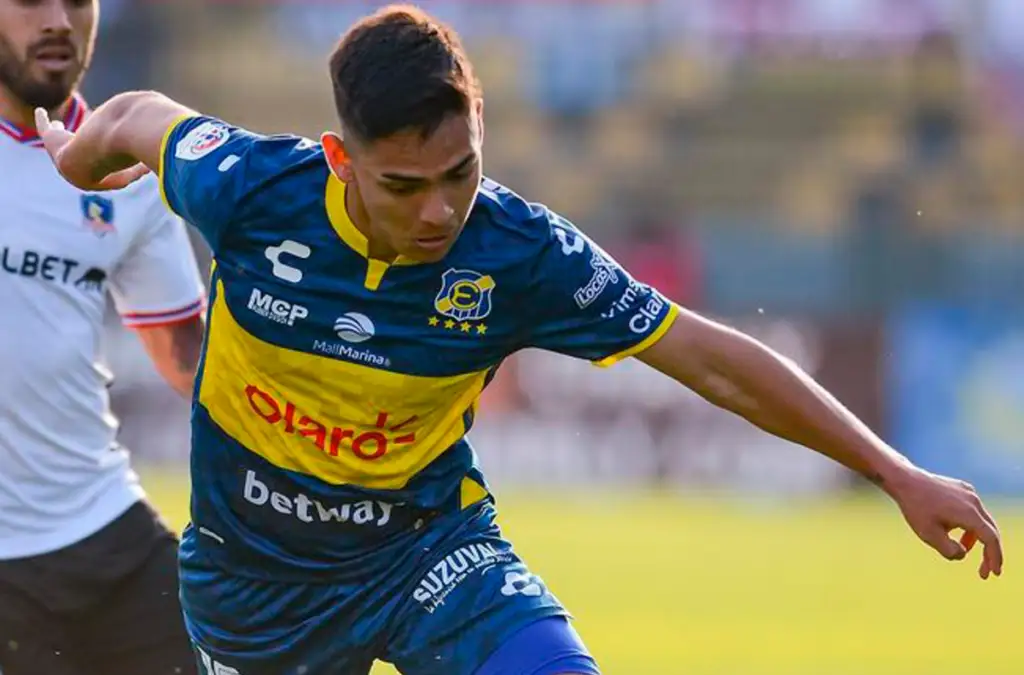 Joan Cruz no vive un buen presente en Everton de Viña del Mar.