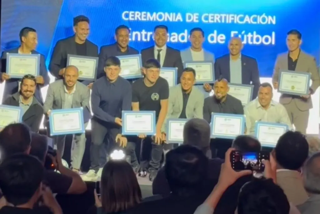 Matías Fernandez se convirtió en Entrenador de Fútbol.