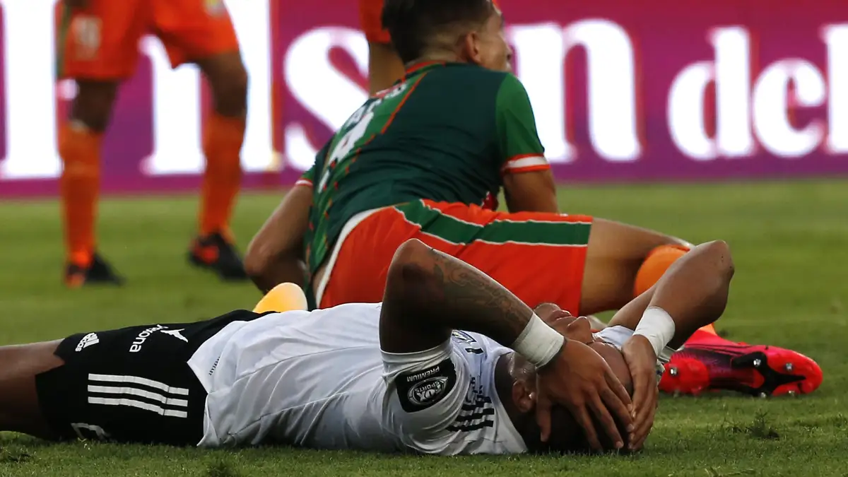 Futbol, Colo Colo vs Cobresal. Trigesima tercera fecha, campeonato nacional 2021. El jugador de Colo Colo Javier Parraguez se lamenta luego de perder una oportunidad de gol contra Cobresal durante el partido de primera division realizado en el Estadio Monumental. Santiago, Chile. 11/02/2021 Marcelo Hernandez/Photosport Football, Colo Colo vs Cobresal. 33th date, 2021 National Championship. Colo Colo’s player Javier Parraguez, reacts after losing a goal against Cobresal during the first division football match at Monumental stadium. Santiago, Chile. 11/02/2021 Marcelo Hernandez/Photosport