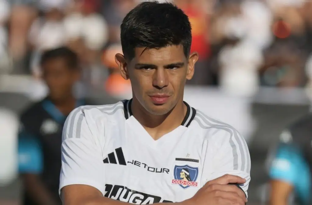 El Huesi estaría evaluando su continuidad en Colo-Colo.