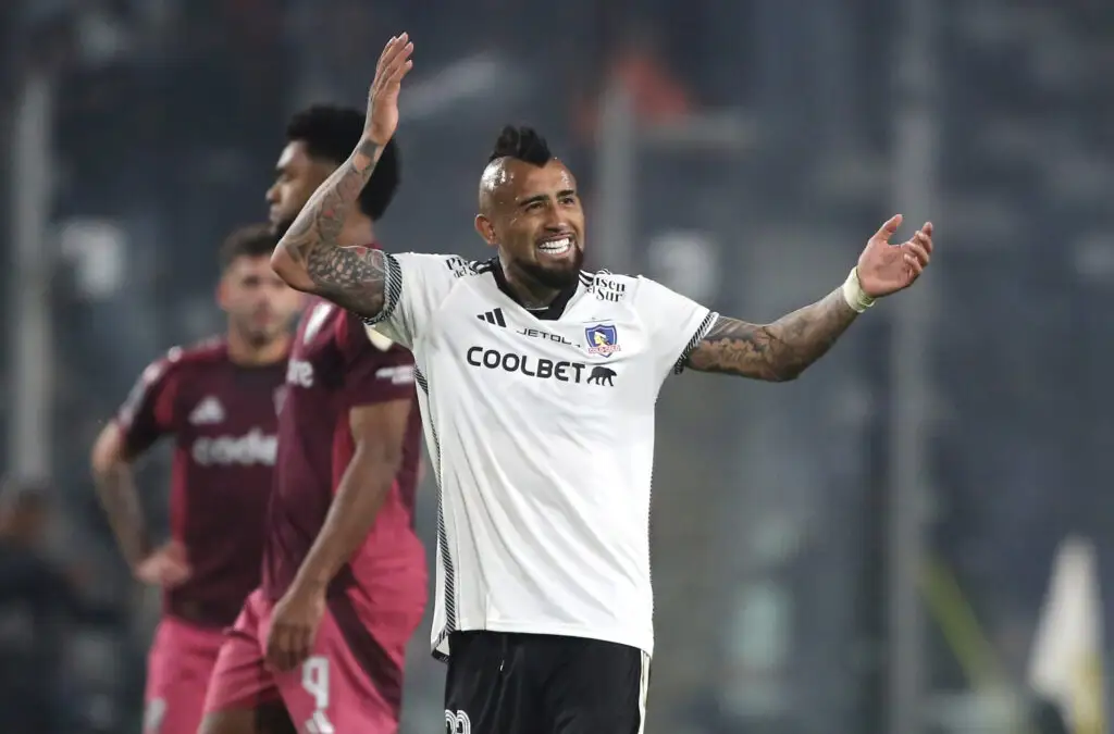 Periodista argentino enaltece a Arturo Vidal.
