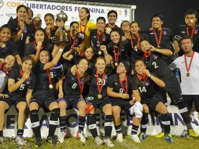 El tremendo homenaje del CSD al Colo-Colo campeón de la Copa Libertadores 2012