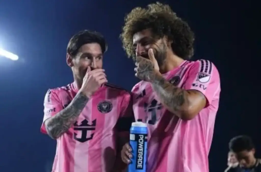 ‘Peluca’ y Messi ya se alistan para uno de los partidos más importantes del club.