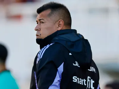 ¿Fue un apriete? Jorge Almirón explicó el incómodo momento que vivió con hinchas de Colo-Colo