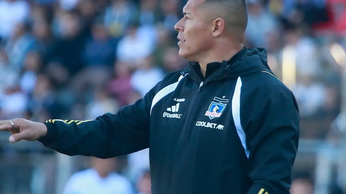 Jorge Almirón arremete contra el arbitraje.