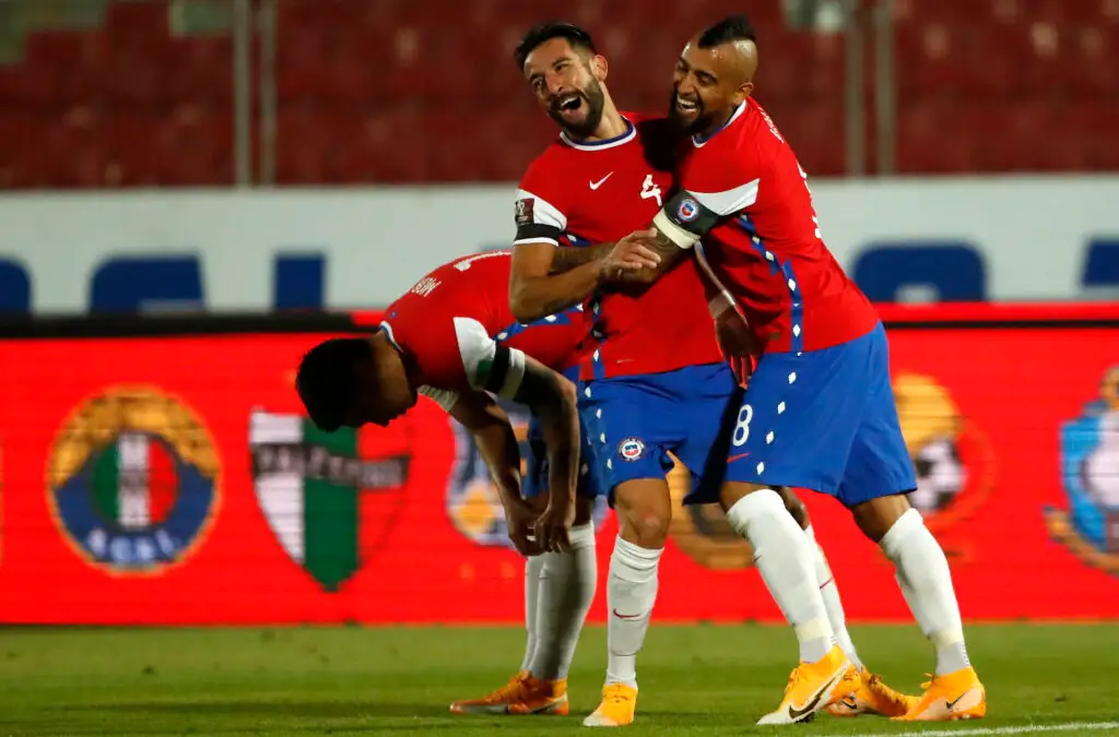 Mauricio Isla pidió la presencia de Arturo Vidal en la Selección Chilena.