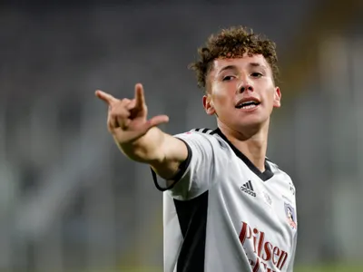 Oficial: Luciano Arriagada fue presentado en su nuevo equipo tras terminar su contrato en Brasil