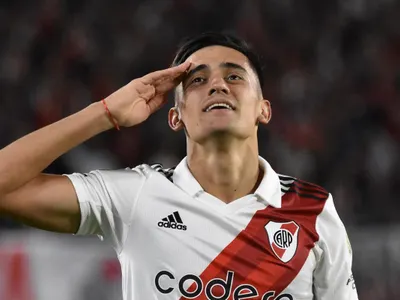 [VIDEO] Pide titularidad: Pablo Solari anotó golazo de globito en Copa Libertadores