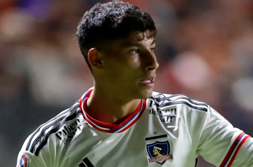 Alexander Oroz está en conversaciones para renovar con Colo-Colo.