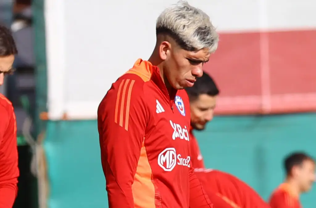 Carlos Palacios entrenando en la Selección Chilena.
