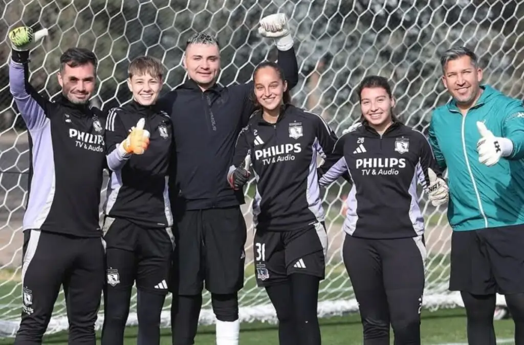 Las porteras de Colo-Colo entrenaron junto a Cristóbal Campos en el Sifup.