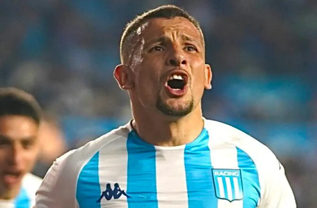 Emiliano Vecchio con la camiseta de Racing Club.