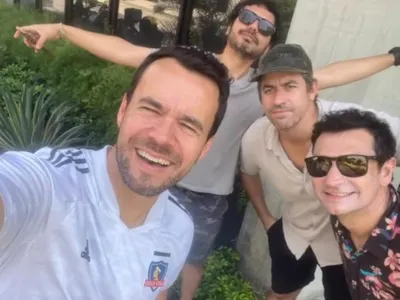 Reconocido conductor de TV en llamas tras viajar a Colombia para ver a Colo-Colo: «Lo de hoy no se olvida»
