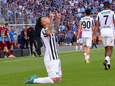 [VIDEO] ¿Pensando en Macul? Martín Rodríguez anotó un golazo en el fútbol turco